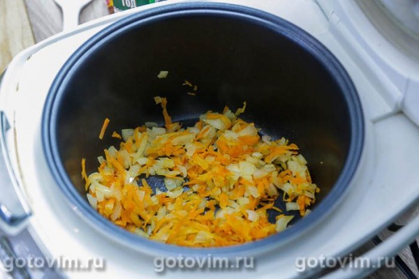 Жареный рис с зеленым луком и яйцом в мультиварке