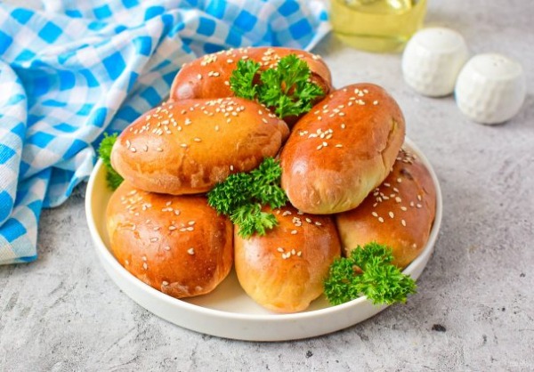 Пирожки дрожжевые на воде post thumbnail image