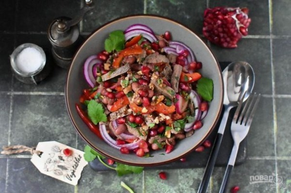 Салат «Тбилиси» с гранатом post thumbnail image