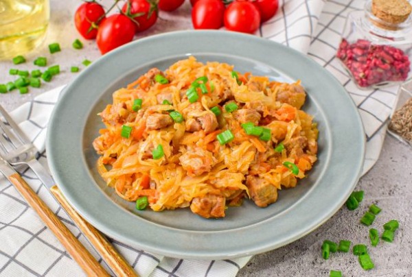 Тушеная капуста с индейкой post thumbnail image