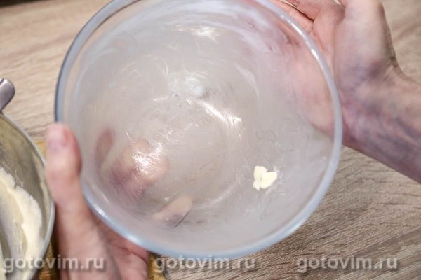 Творожная запеканка с бананами и манкой в микроволновке
