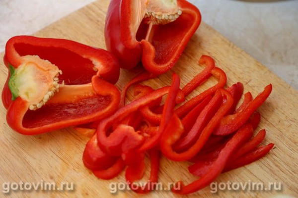 Куриные окорочка с перцем и томатами