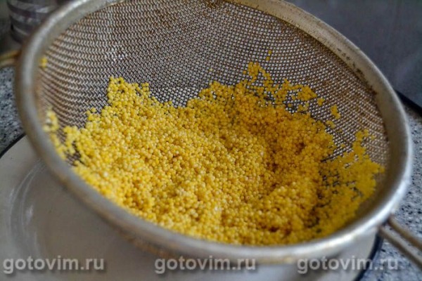 Пшённая каша с плавленым сыром и яйцом