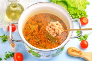 Постный суп с фасолью