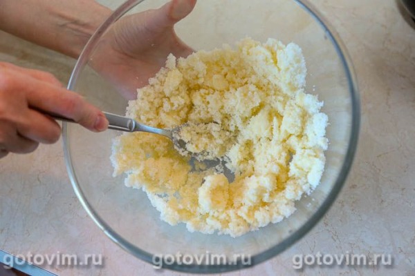 Творожный кекс с клубникой