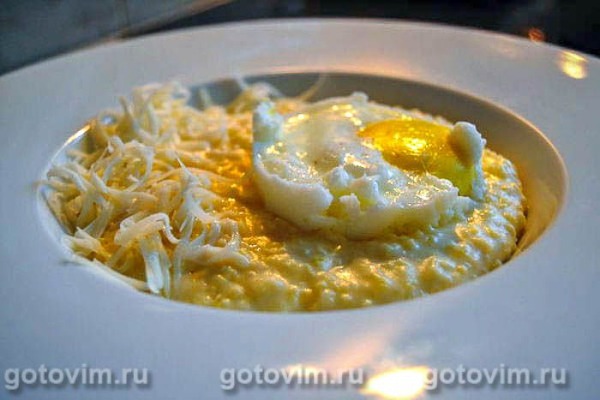 Пшённая каша с плавленым сыром и яйцом