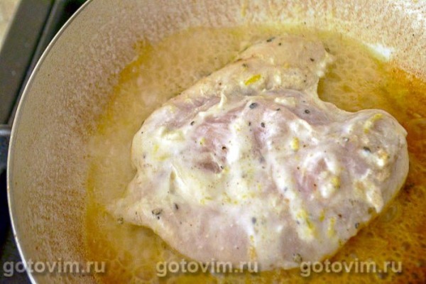 Куриная грудка с йогуртом и лимоном