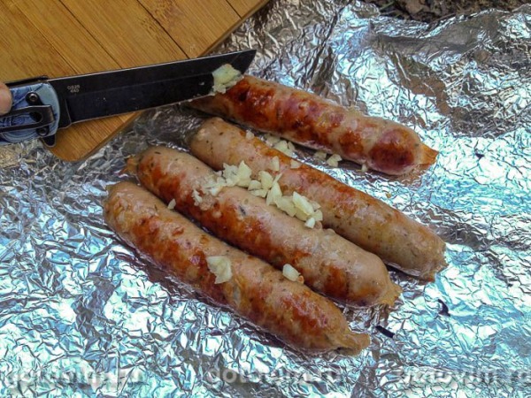 Купаты на мангале (шашлык из колбасок для жарки)
