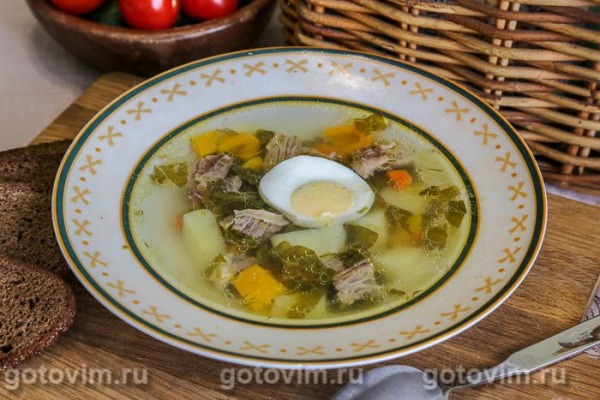 Суп с говядиной и щавелем в мультиварке