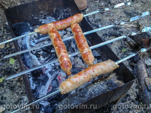 Купаты на мангале (шашлык из колбасок для жарки)