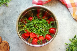 Салат из молодой крапивы