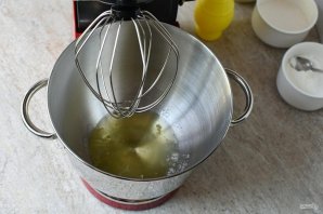 Безе с клубникой