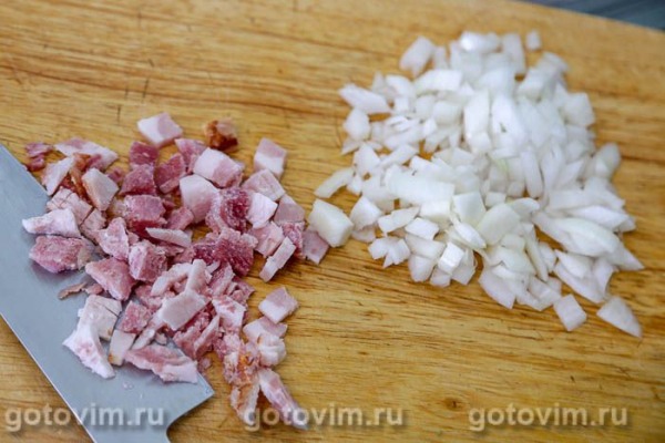 Жареная сельдь с беконом и луком в микроволновке
