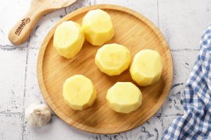Картофель с беконом в духовке