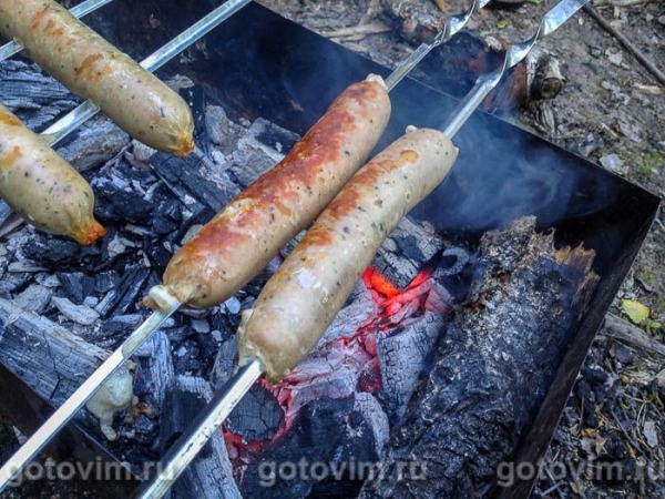Купаты на мангале (шашлык из колбасок для жарки)