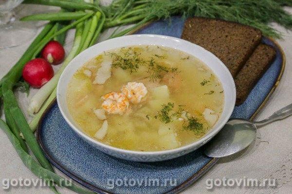 Рыбный суп с креветками и беконом в мультиварке