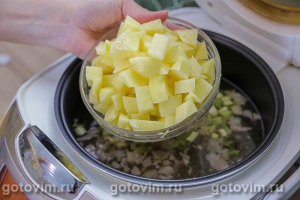 Рыбный суп с креветками и беконом в мультиварке