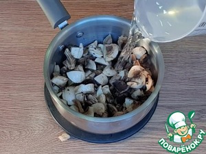 Минтай запечённый под грибным соусом