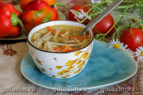 Суп с мясом и грибами эноки в мультиварке