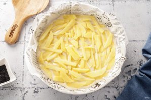 Пирог с консервированной сайрой
