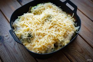 Курица с брокколи в духовке