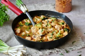 Курица с брокколи в соусе терияки