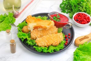 Жареный сулугуни с соусом