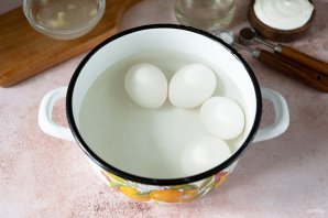 Щи из крапивы с яйцом