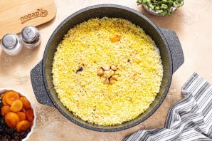 Постный плов с сухофруктами