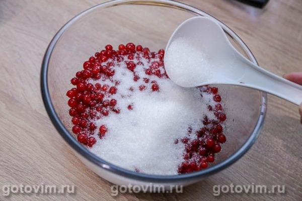 Варенье из красной смородины с малиной в микроволновке