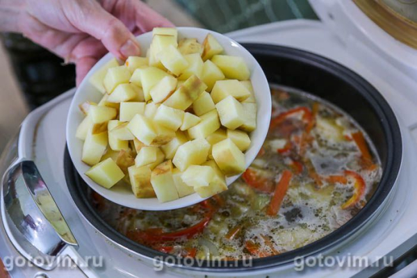 Суп с мясом и грибами эноки в мультиварке
