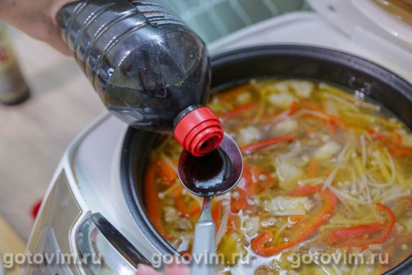 Суп с мясом и грибами эноки в мультиварке