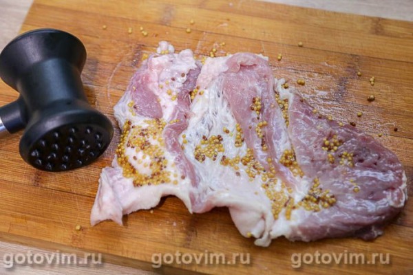 Отбивная из свинины с горчицей, мандаринами и гарниром в мультиварке