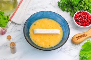 Жареный сулугуни с соусом