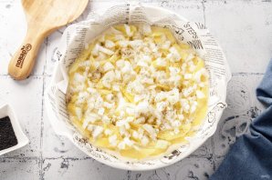 Пирог с консервированной сайрой