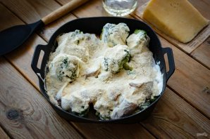 Курица с брокколи в духовке