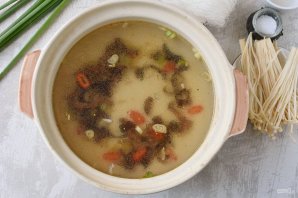 Острый китайский суп