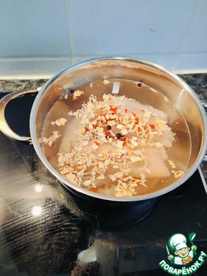 Заливной пирог-рыбник с бульоном