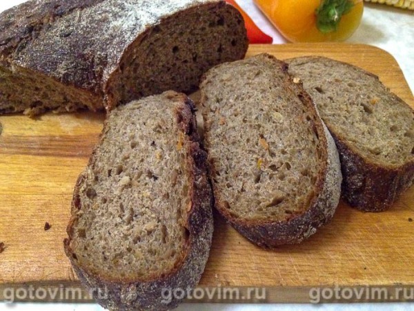 Брускетта с запечённым перцем, помидорами и сыром страчателла